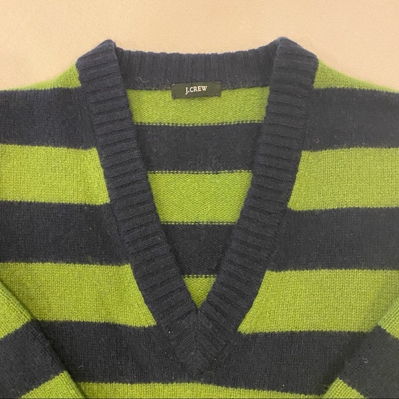 J. CREW Green & Navy V-neck Sweater - Picture 8 of 9